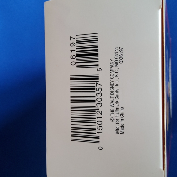 Hallmark Pocahontas and Captain John Smith collectible ornament - Picture 5 of 5